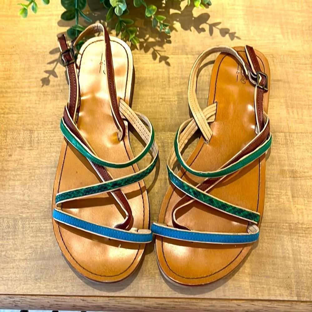 Mossimo sandals size 9